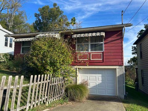 Photo of 210 Bond Street, Clarksburg, WV 26301 (MLS # 10162334)