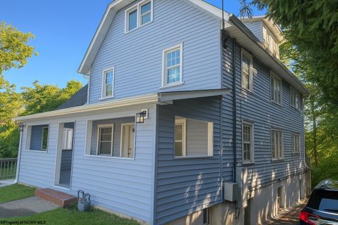 Photo of 29 Oakwood Road, Fairmont, WV 26554 (MLS # 10161522)