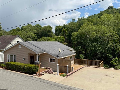 Photo of 315 Thomas Avenue, Nutter Fort, WV 26301 (MLS # 10165346)