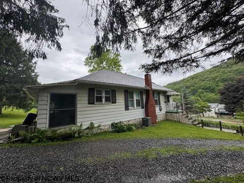 Photo of 1719 Tyrone Road, Morgantown, WV 26508 (MLS # 10165130)