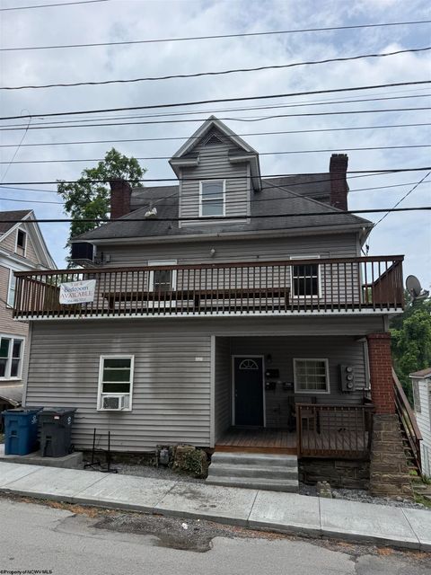Photo of 704 Willey Street, Morgantown, WV 26505 (MLS # 10165294)