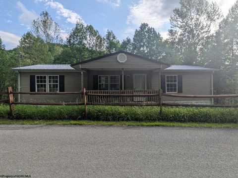 Photo of 945 Pine Grove Road, Fairmont, WV 26554 (MLS # 10164187)