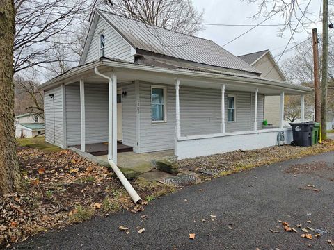 Photo of 1308 Montrose Street, Morgantown, WV 26505 (MLS # 10162569)