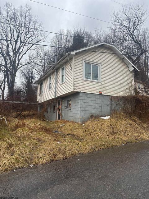 Photo of 104 Howard Street, Fairmont, WV 26554 (MLS # 10163554)