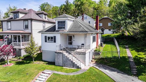 Photo of 913 Fleming Avenue, Fairmont, WV 26554 (MLS # 10164572)