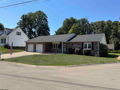 Photo of 8 Franklin Court, Fairmont, WV 26554 (MLS # 10163586)