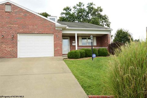 Photo of 118 Center Court, Bridgeport, WV 26330 (MLS # 10163712)