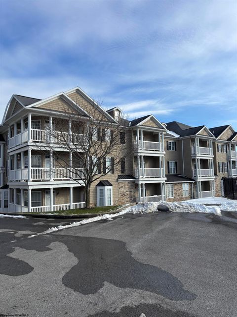 Photo of 2531 Suncrest Village, Morgantown, WV 26505 (MLS # 10162913)