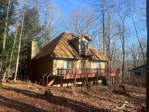 Photo of 401 Hemlock Circle, Terra Alta, WV 26764 (MLS # 10162611)