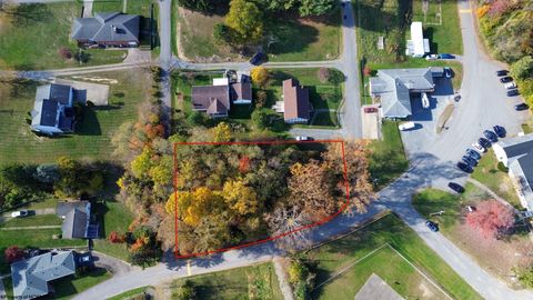 Photo of 199 W Park Avenue, Westover, WV 26505 (MLS # 10157005)