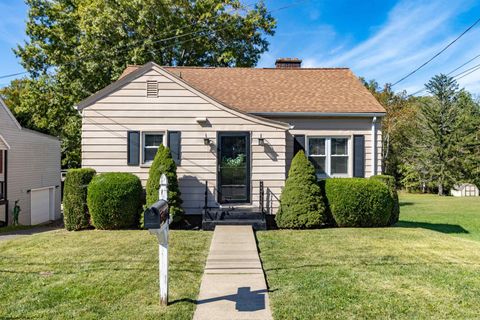 Photo of 307 Pennsylvania Avenue, Bridgeport, WV 26330 (MLS # 10161892)