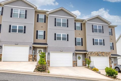 Photo of 234 Red Oak Lane, Morgantown, WV 26501 (MLS # 10165050)