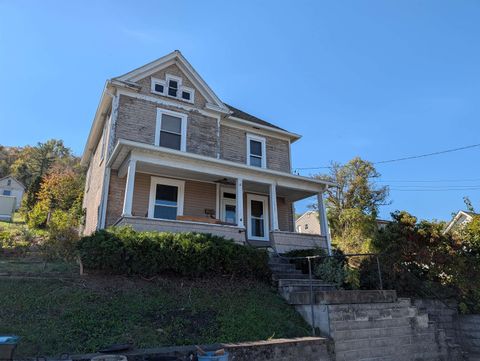 Photo of 1527 Farland Avenue, Clarksburg, WV 26301 (MLS # 10162073)