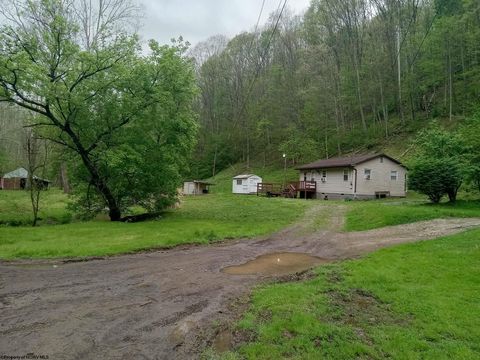 Photo of 3347 Salem Long Run Road, Salem, WV 26426 (MLS # 10164891)
