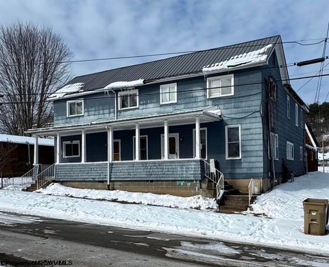 Photo of 124 Chestnut Street, Weston, WV 26452 (MLS # 10163642)