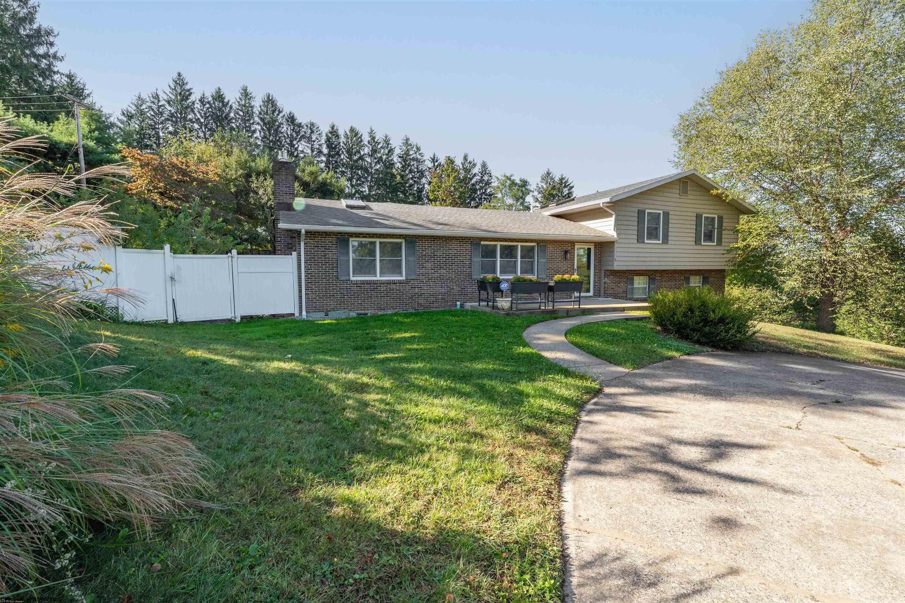 Morgantown, West Virginia 26508, United States, 4 Bedrooms Bedrooms, ,2 BathroomsBathrooms,Residential,Active,221594