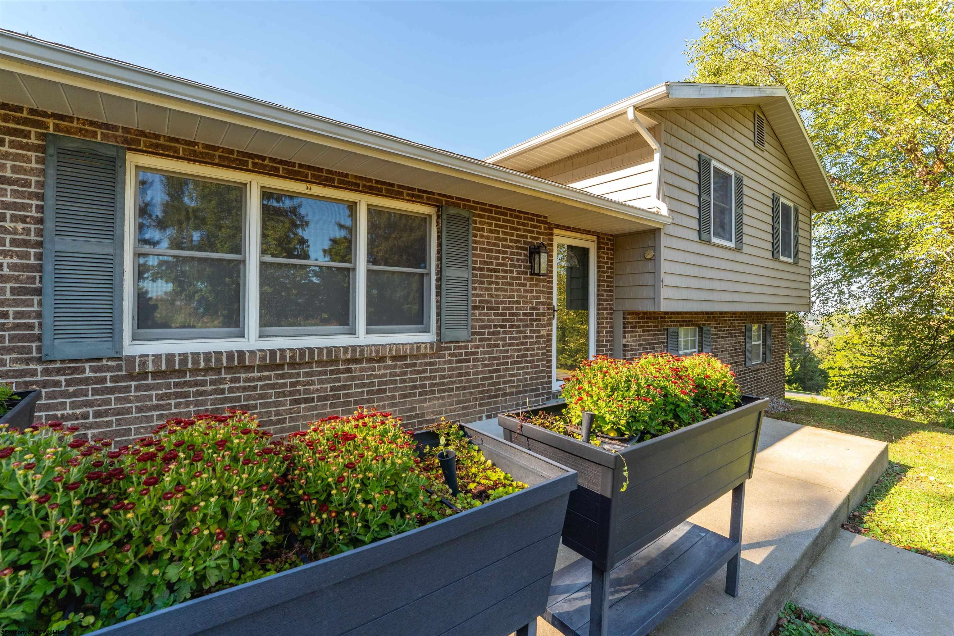 Morgantown, West Virginia 26508, United States, 4 Bedrooms Bedrooms, ,2 BathroomsBathrooms,Residential,Active,221594