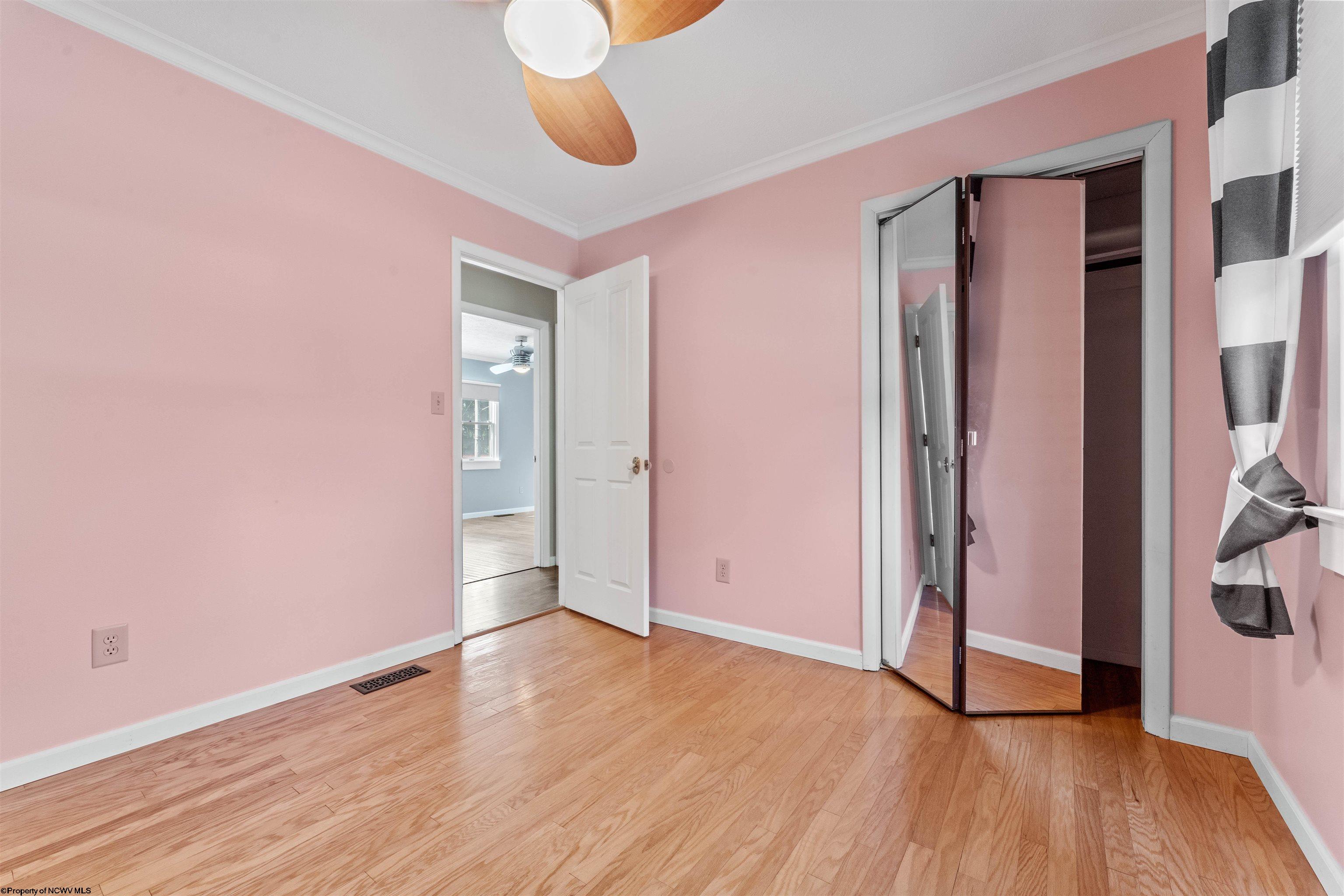 Morgantown, West Virginia 26508, United States, 4 Bedrooms Bedrooms, ,2 BathroomsBathrooms,Residential,Active,221594