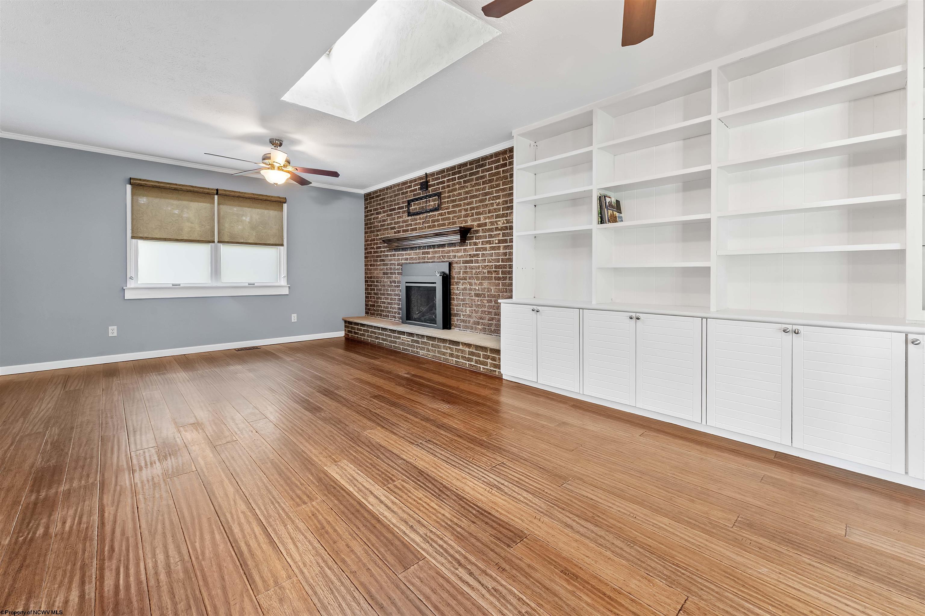 Morgantown, West Virginia 26508, United States, 4 Bedrooms Bedrooms, ,2 BathroomsBathrooms,Residential,Active,221594