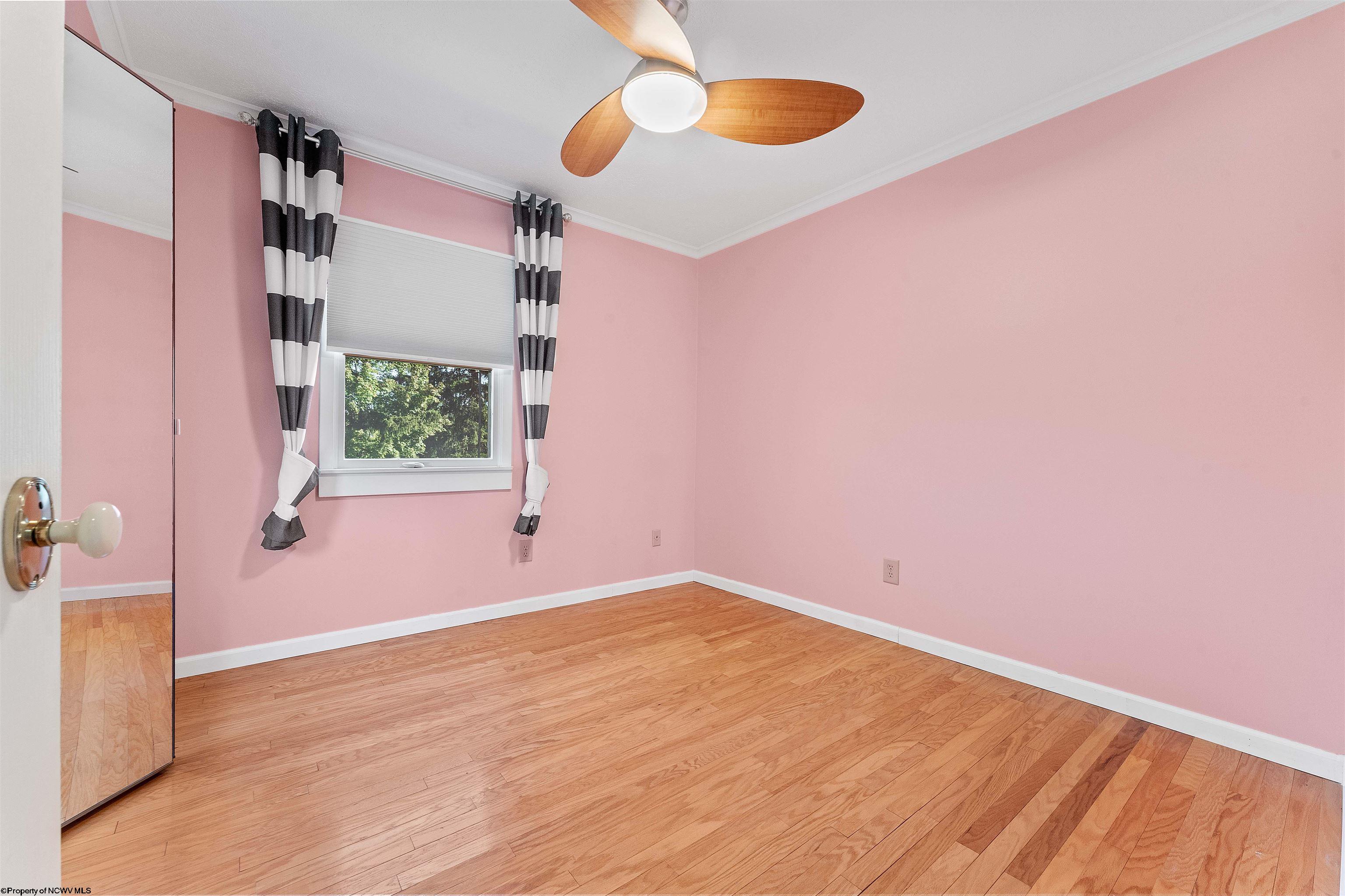 Morgantown, West Virginia 26508, United States, 4 Bedrooms Bedrooms, ,2 BathroomsBathrooms,Residential,Active,221594