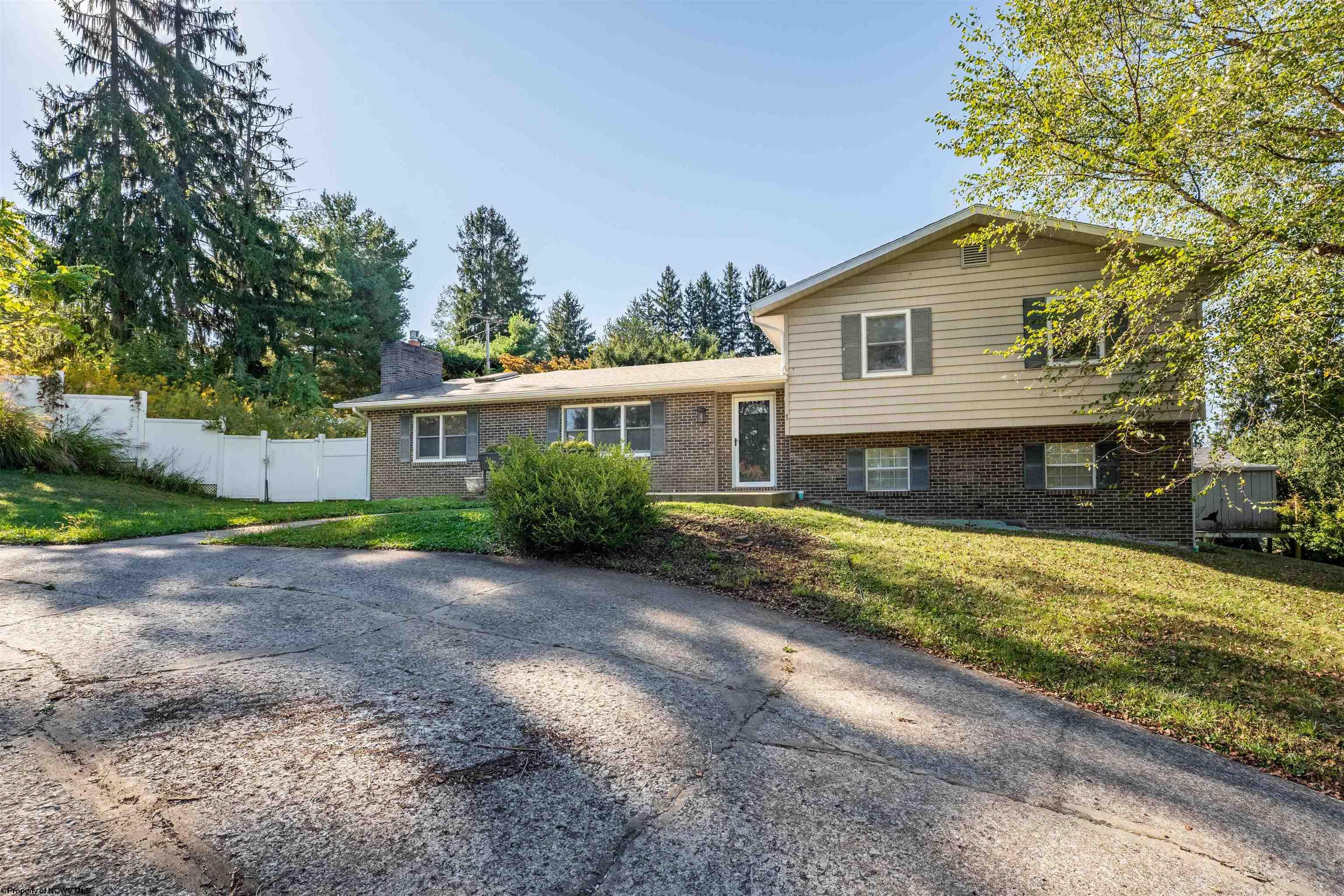 Morgantown, West Virginia 26508, United States, 4 Bedrooms Bedrooms, ,2 BathroomsBathrooms,Residential,Active,221594 Morgantown, West Virginia 26508, United States, 4 Bedrooms Bedrooms, ,2 BathroomsBathrooms,Residential,Active,221594