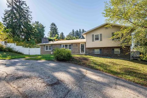 Photo of 1 Greenway Avenue, Morgantown, WV 26508 (MLS # 10161833)