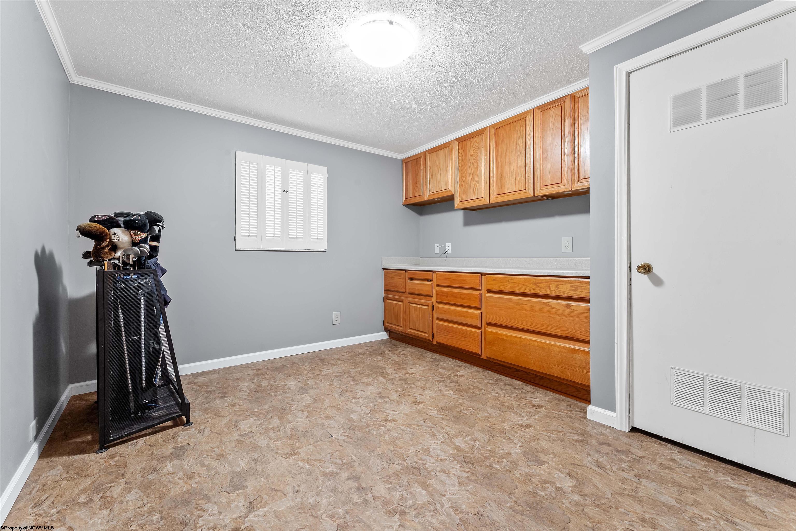 Morgantown, West Virginia 26508, United States, 4 Bedrooms Bedrooms, ,2 BathroomsBathrooms,Residential,Active,221594