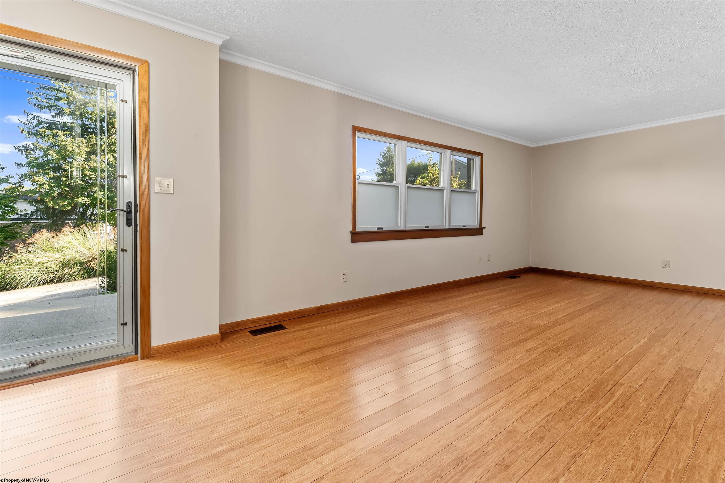 Morgantown, West Virginia 26508, United States, 4 Bedrooms Bedrooms, ,2 BathroomsBathrooms,Residential,Active,221594