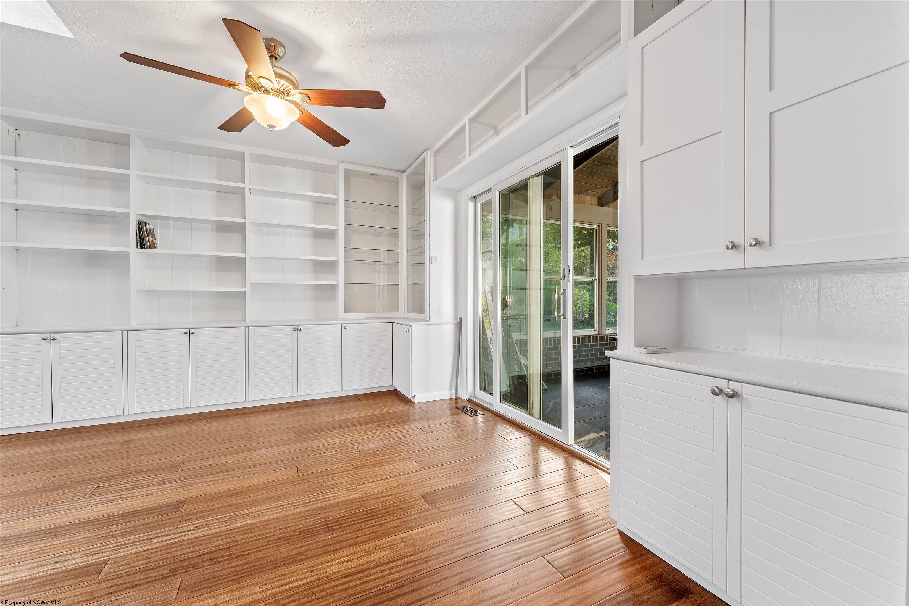 Morgantown, West Virginia 26508, United States, 4 Bedrooms Bedrooms, ,2 BathroomsBathrooms,Residential,Active,221594