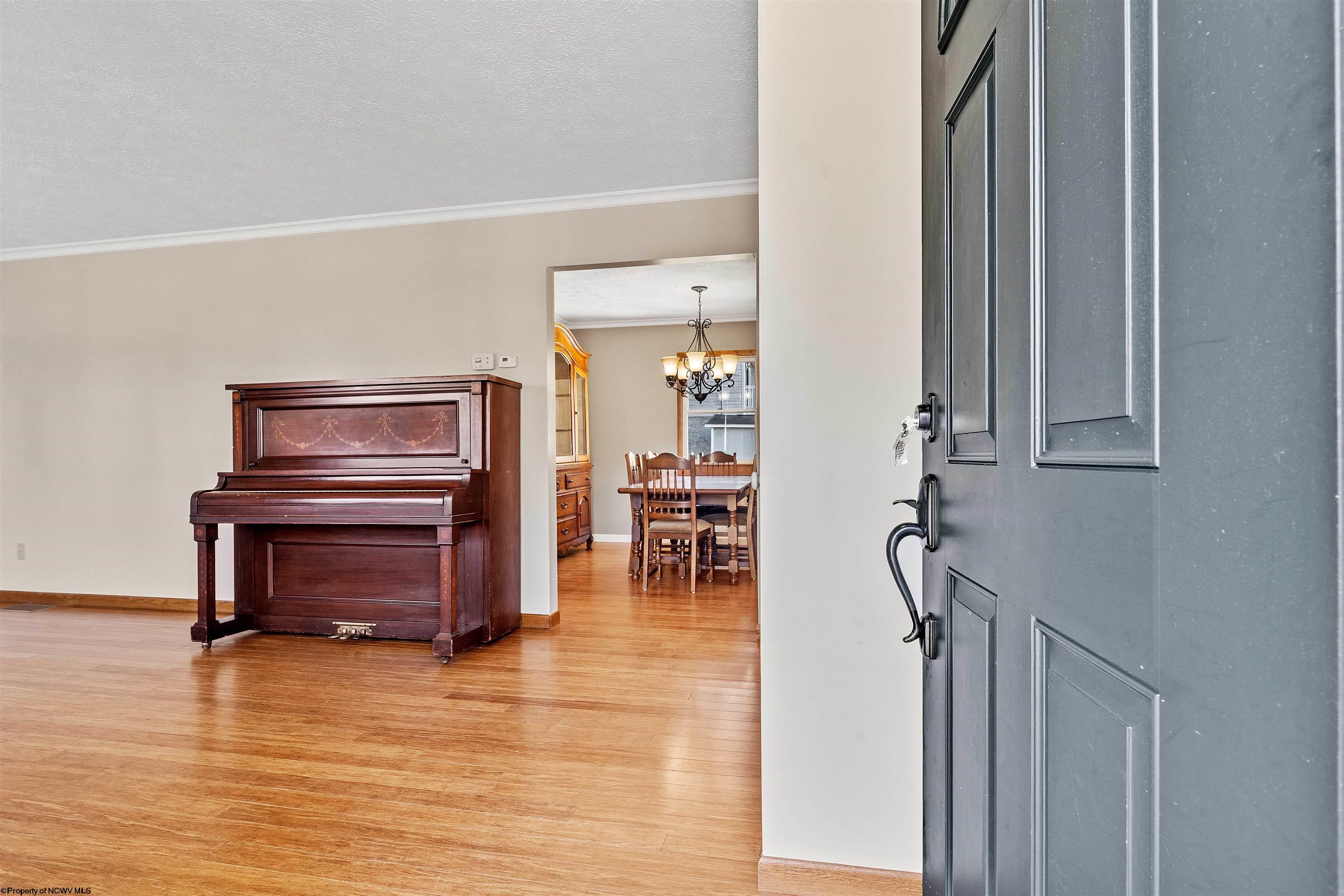 Morgantown, West Virginia 26508, United States, 4 Bedrooms Bedrooms, ,2 BathroomsBathrooms,Residential,Active,221594