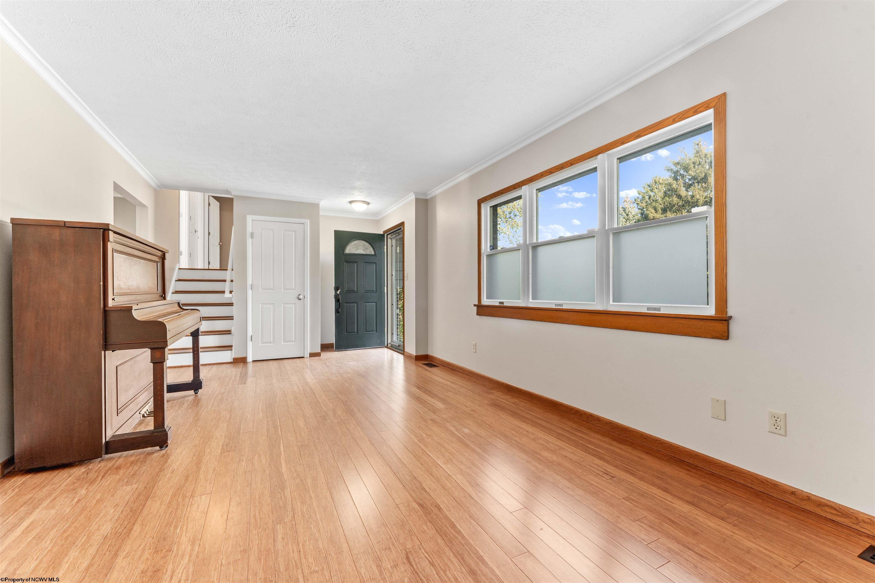 Morgantown, West Virginia 26508, United States, 4 Bedrooms Bedrooms, ,2 BathroomsBathrooms,Residential,Active,221594