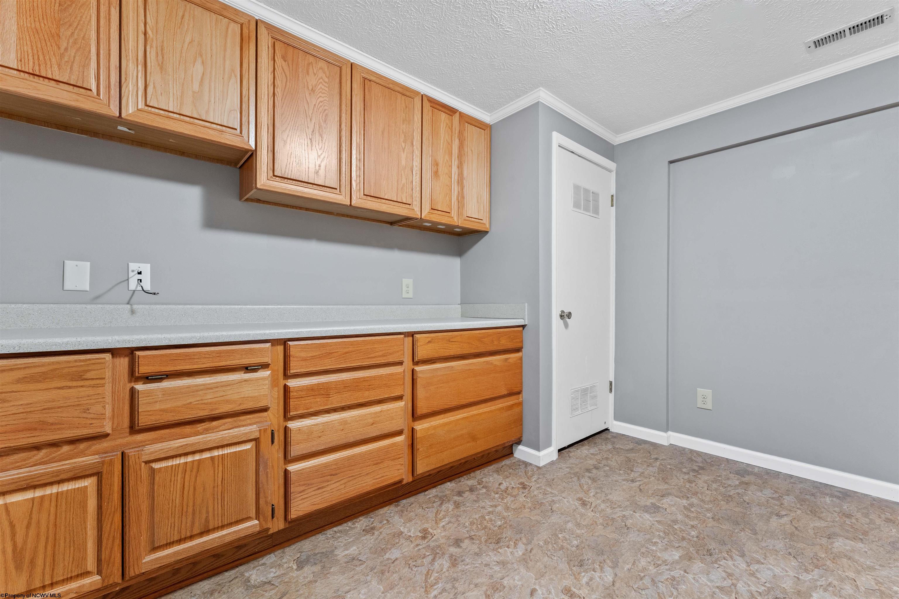 Morgantown, West Virginia 26508, United States, 4 Bedrooms Bedrooms, ,2 BathroomsBathrooms,Residential,Active,221594