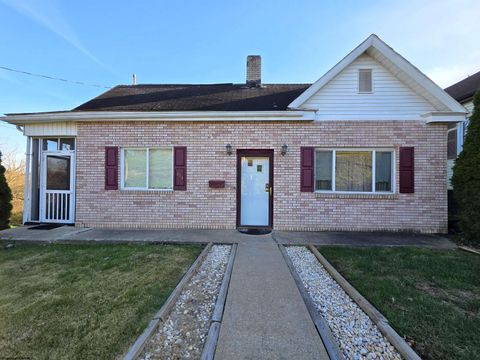 Photo of 414 Maple Avenue, Fairmont, WV 26554 (MLS # 10162476)