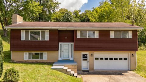 Photo of 63 Charleston Avenue, Morgantown, WV 26501 (MLS # 10161071)