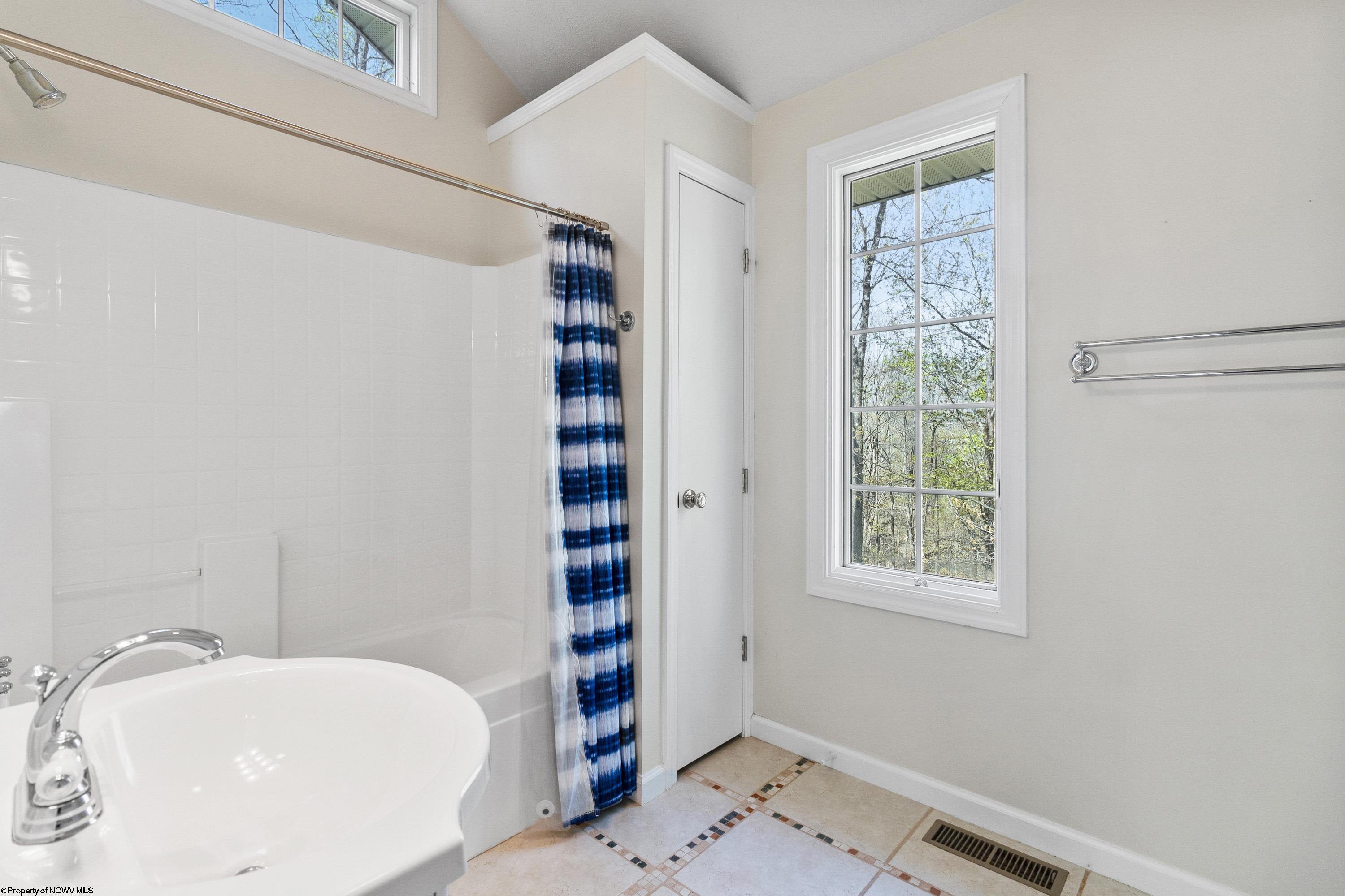 Grafton, West Virginia 26354, United States, 3 Bedrooms Bedrooms, ,3 BathroomsBathrooms,Residential,Pending,58872