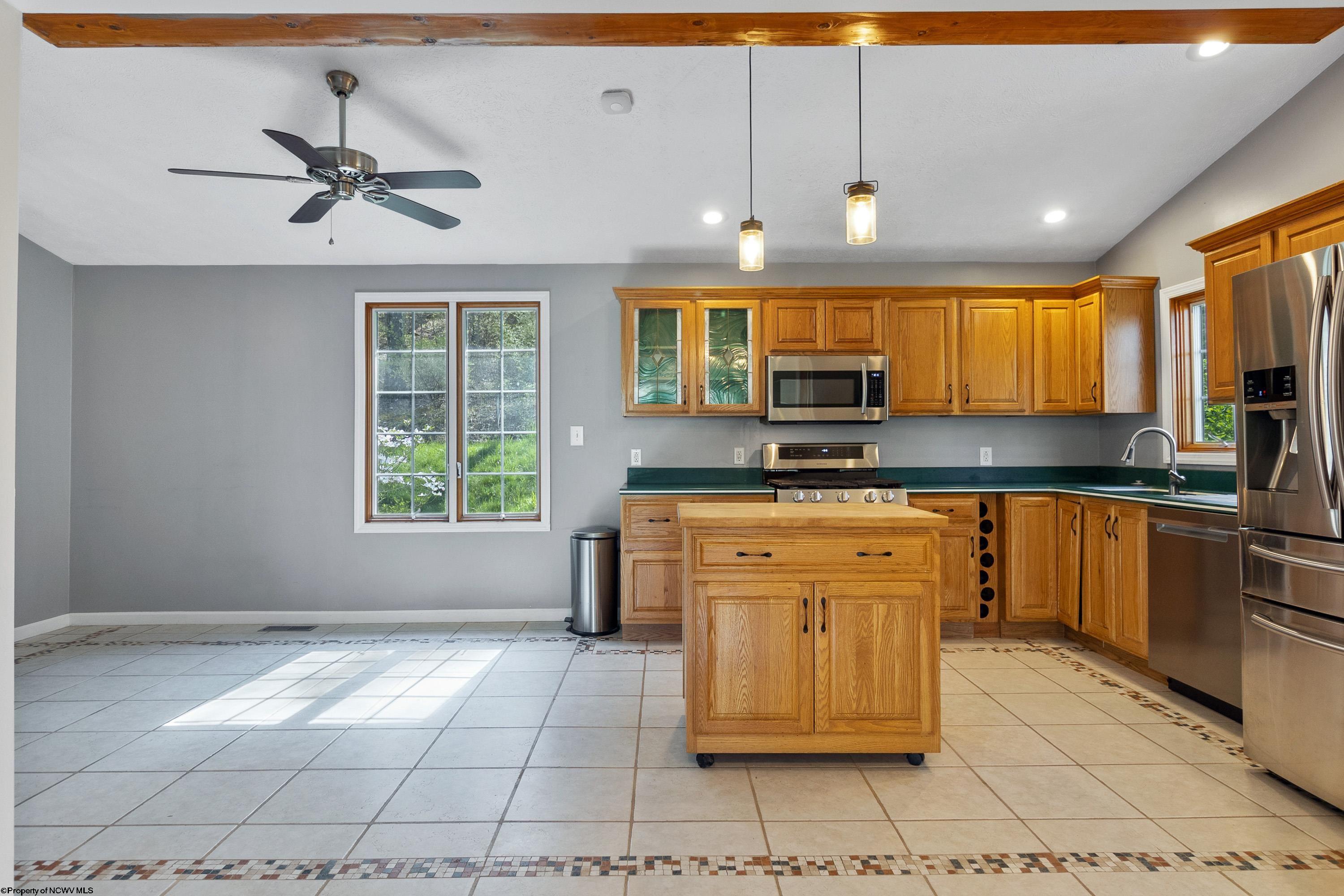 Grafton, West Virginia 26354, United States, 3 Bedrooms Bedrooms, ,3 BathroomsBathrooms,Residential,Pending,58872