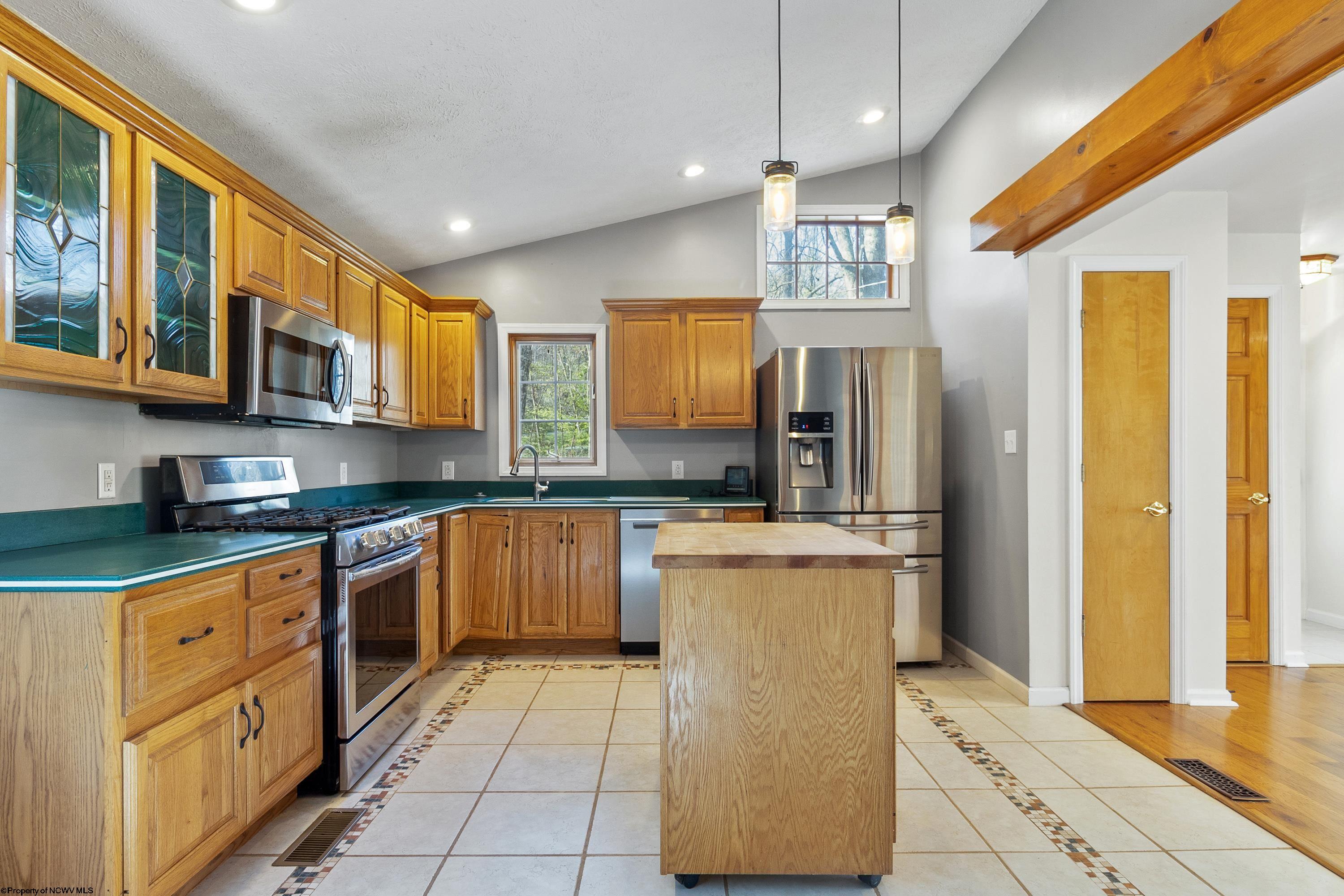 Grafton, West Virginia 26354, United States, 3 Bedrooms Bedrooms, ,3 BathroomsBathrooms,Residential,Pending,58872