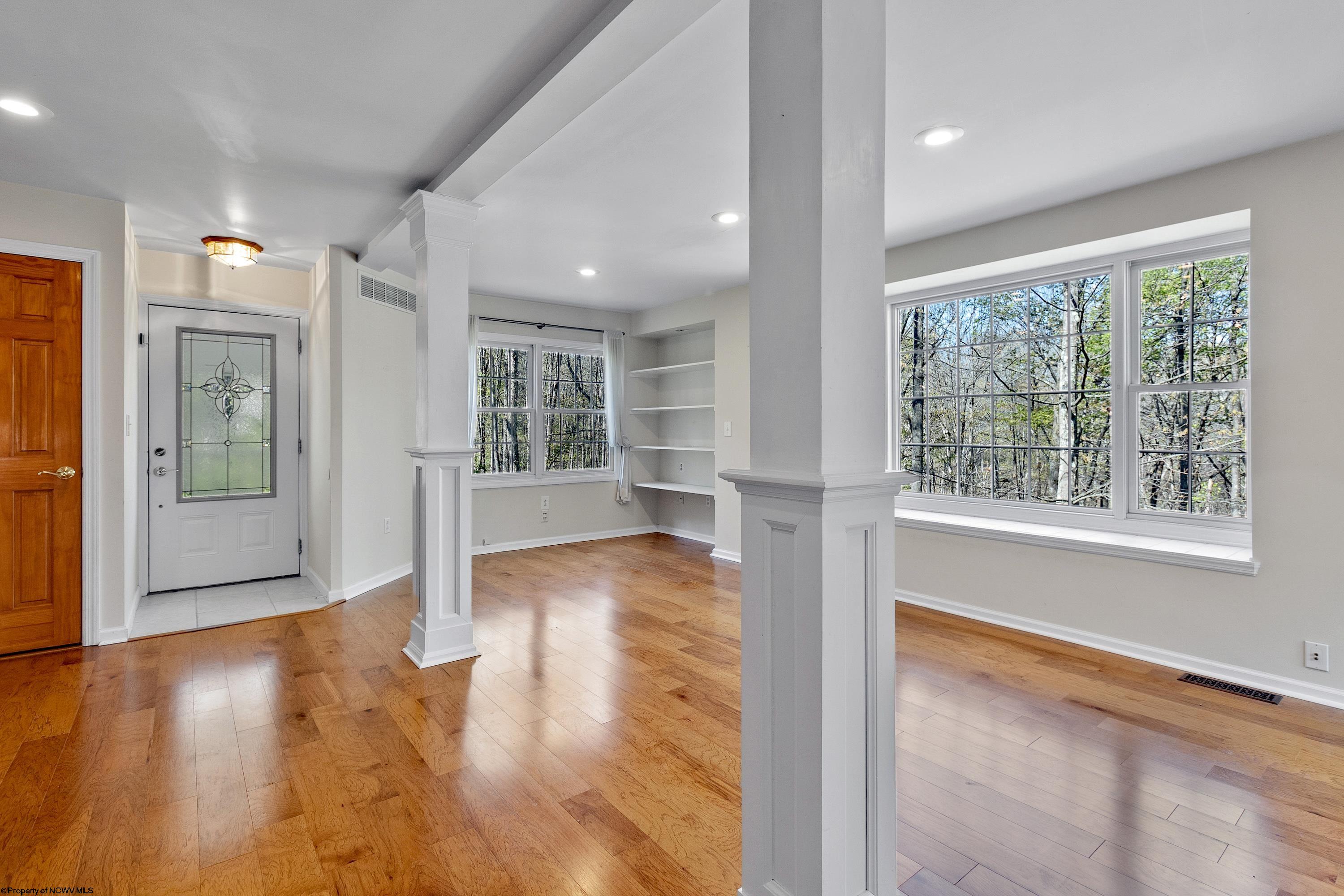 Grafton, West Virginia 26354, United States, 3 Bedrooms Bedrooms, ,3 BathroomsBathrooms,Residential,Pending,58872