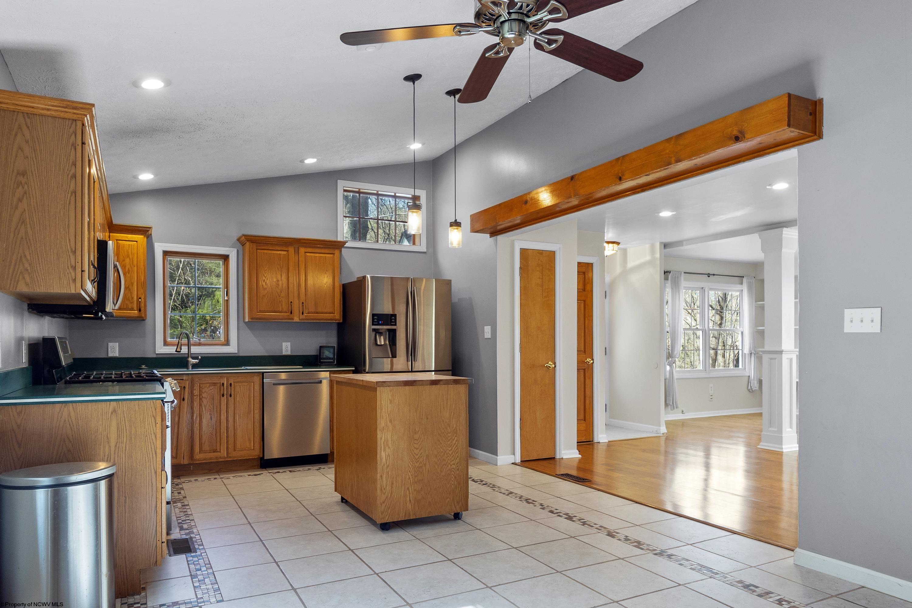 Grafton, West Virginia 26354, United States, 3 Bedrooms Bedrooms, ,3 BathroomsBathrooms,Residential,Pending,58872