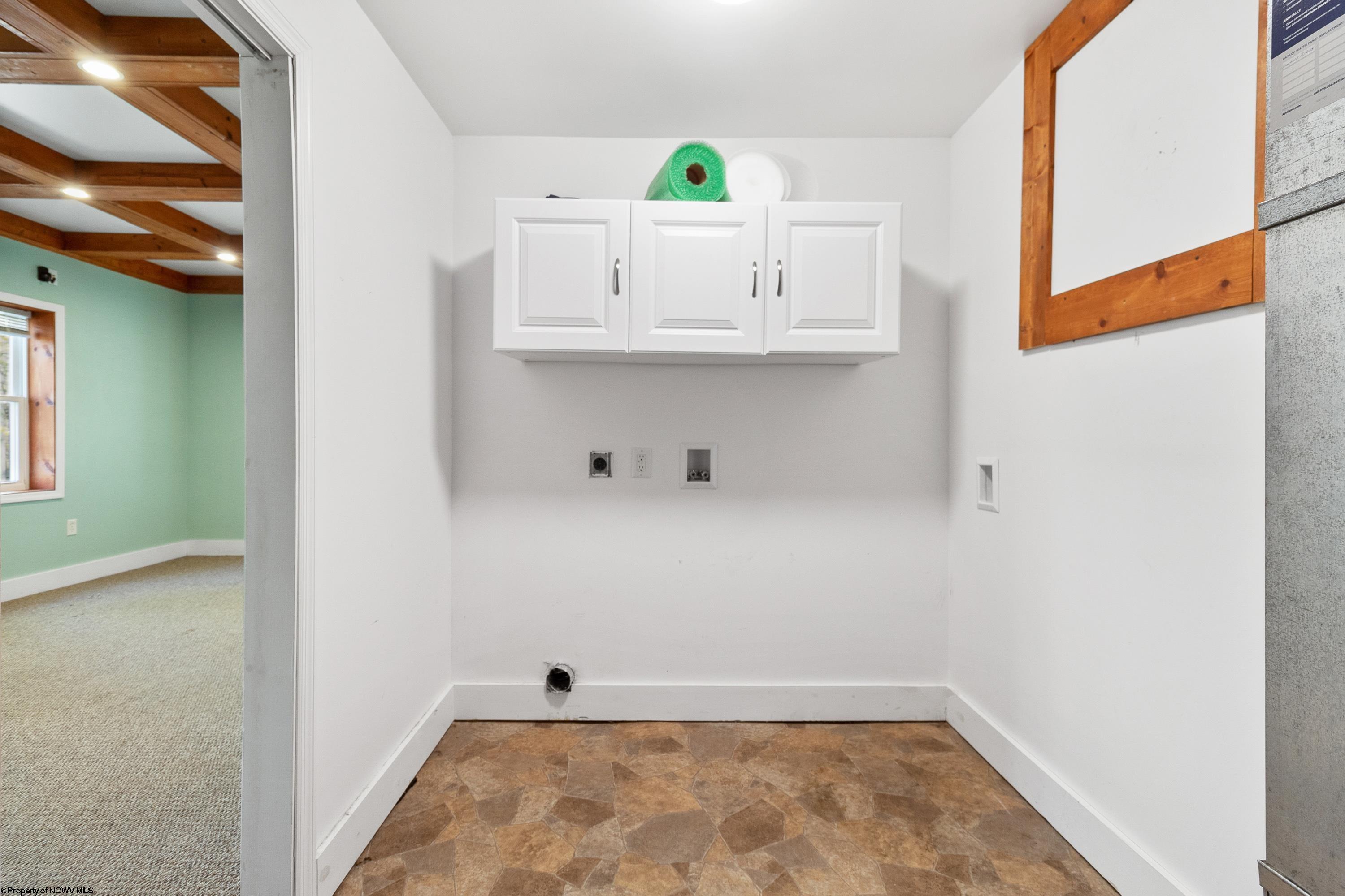 Grafton, West Virginia 26354, United States, 3 Bedrooms Bedrooms, ,3 BathroomsBathrooms,Residential,Pending,58872