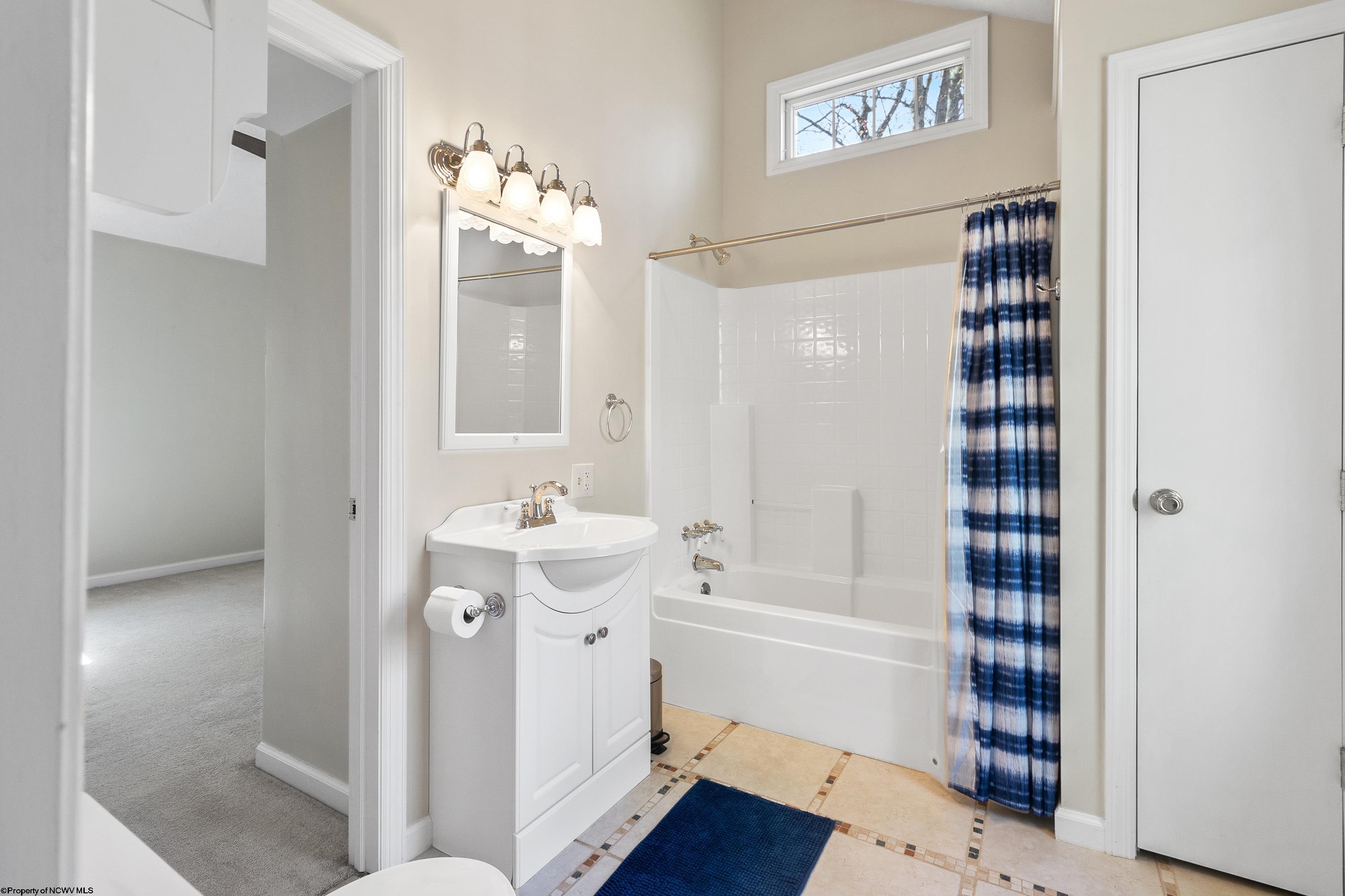 Grafton, West Virginia 26354, United States, 3 Bedrooms Bedrooms, ,3 BathroomsBathrooms,Residential,Pending,58872