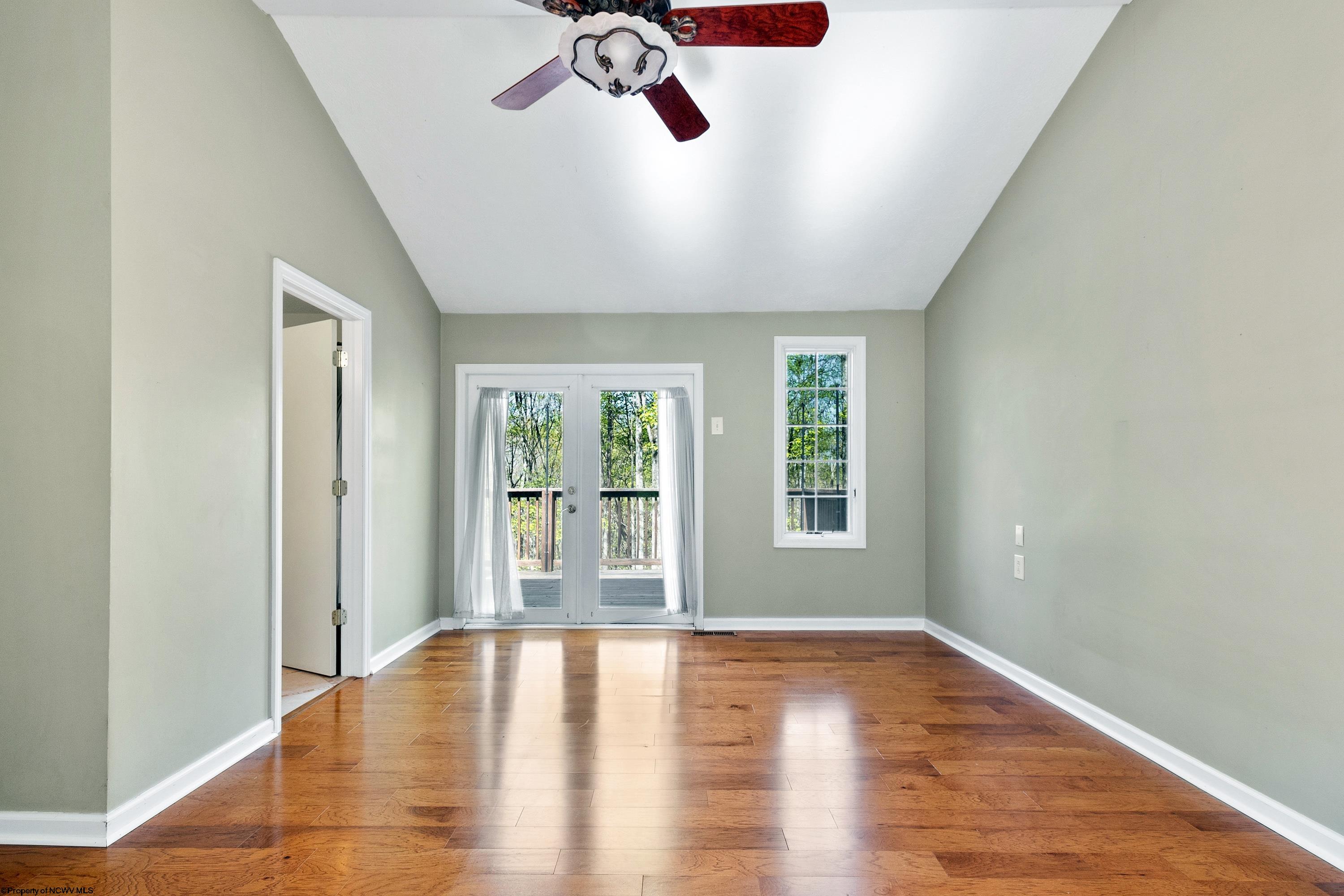 Grafton, West Virginia 26354, United States, 3 Bedrooms Bedrooms, ,3 BathroomsBathrooms,Residential,Pending,58872