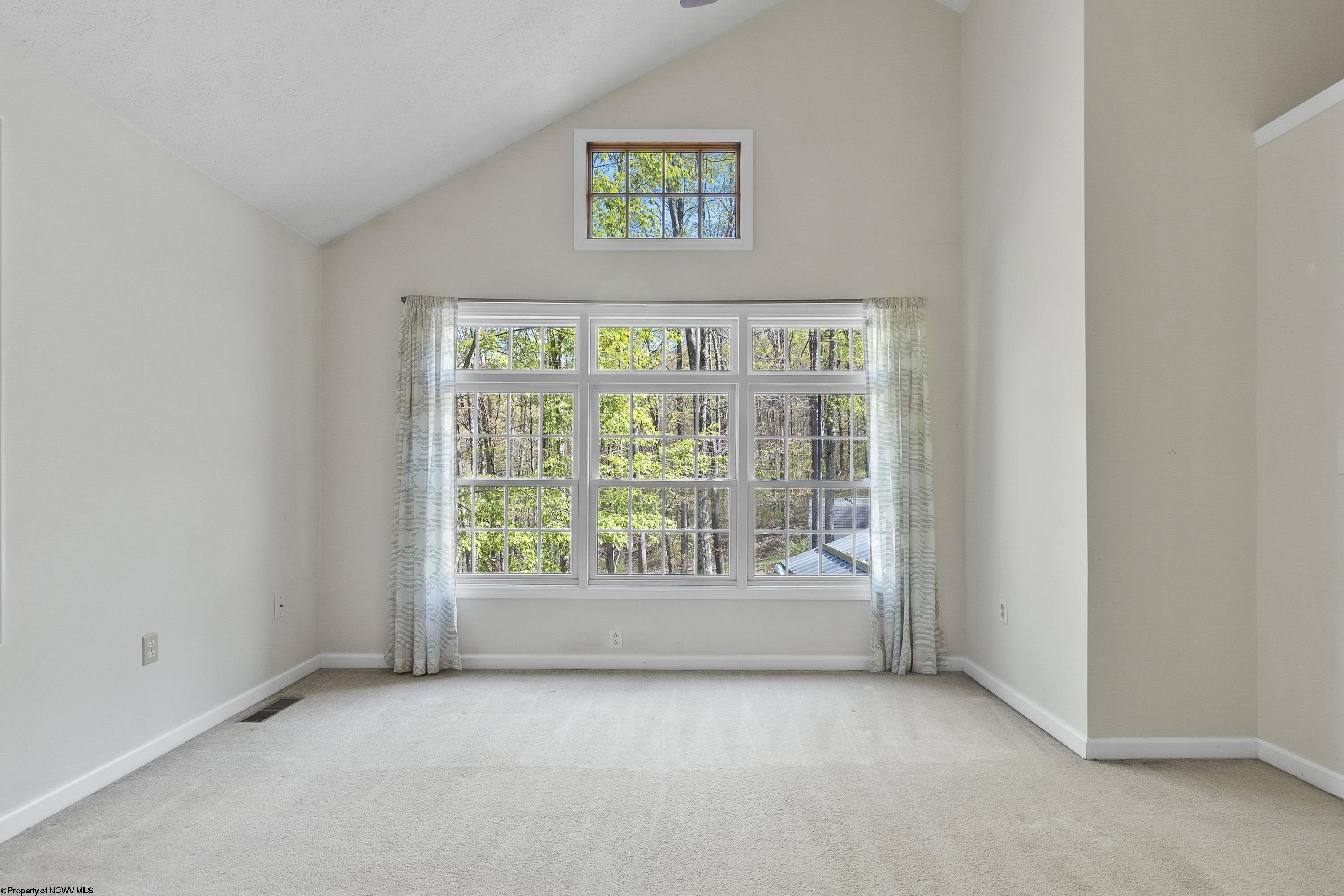 Grafton, West Virginia 26354, United States, 3 Bedrooms Bedrooms, ,3 BathroomsBathrooms,Residential,Pending,58872