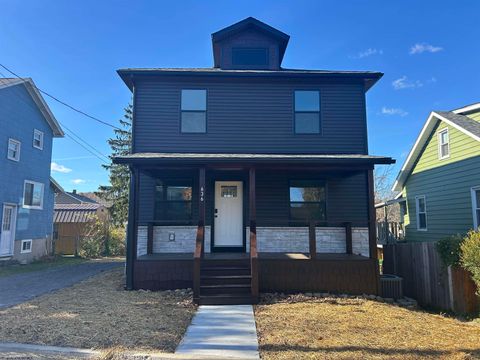 Photo of 636 Madison Avenue, Morgantown, WV 26501 (MLS # 10162498)