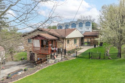 Photo of 1009 Chestnut Ridge Road, Morgantown, WV 26505 (MLS # 10164396)