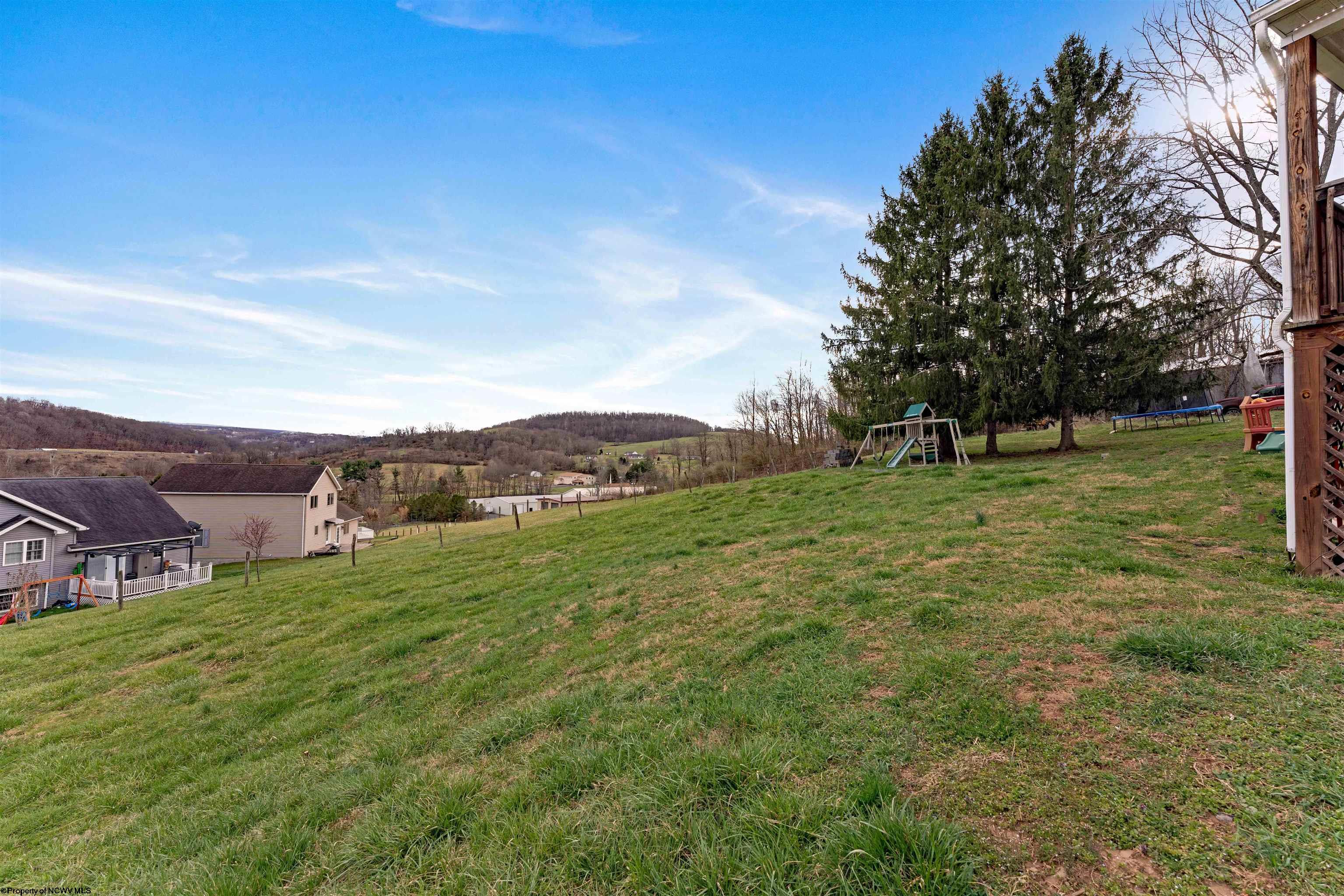 Morgantown, West Virginia 26508, United States, 4 Bedrooms Bedrooms, ,3 BathroomsBathrooms,Residential,Active,97579