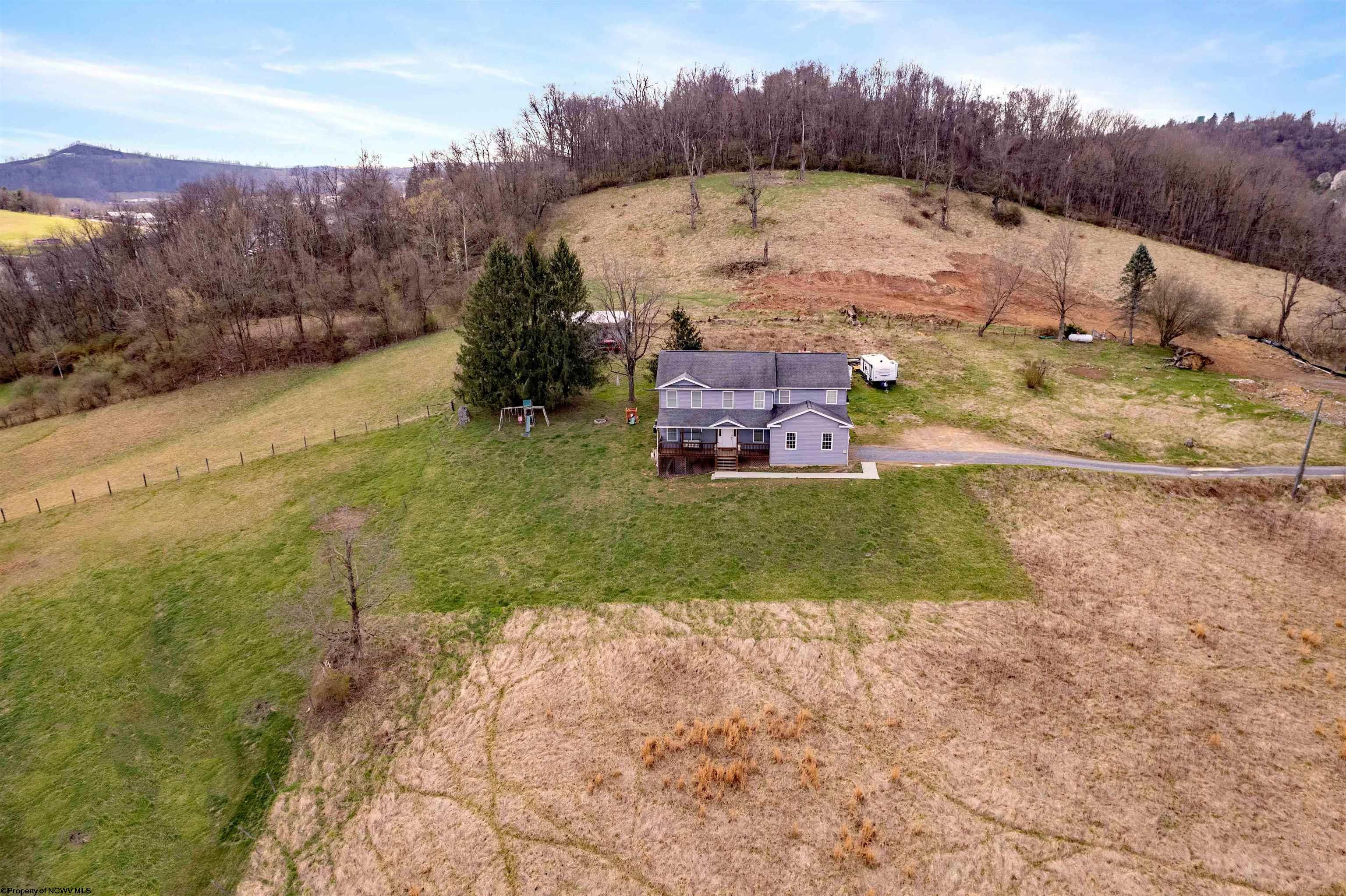 Morgantown, West Virginia 26508, United States, 4 Bedrooms Bedrooms, ,3 BathroomsBathrooms,Residential,Active,97579