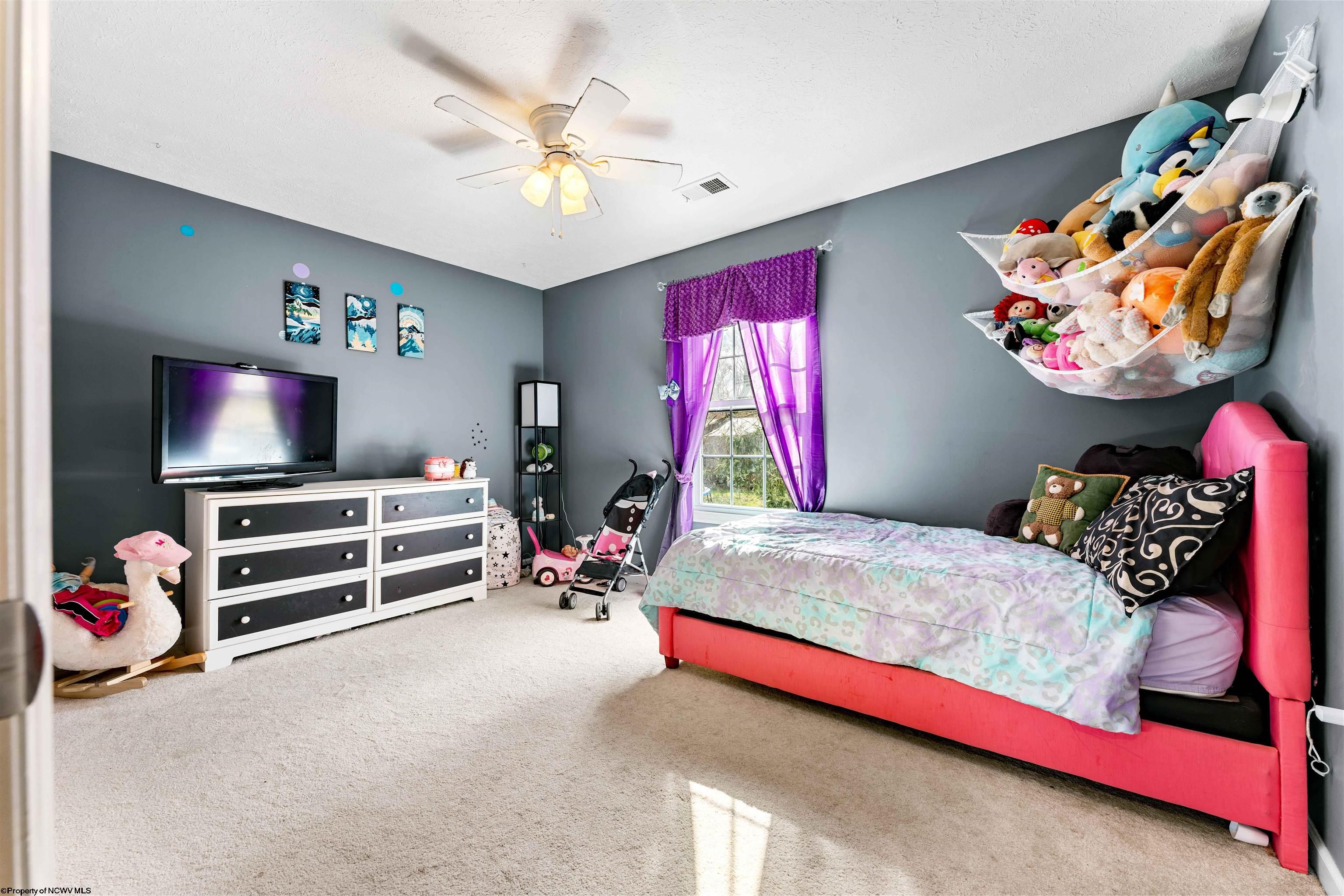 Morgantown, West Virginia 26508, United States, 4 Bedrooms Bedrooms, ,3 BathroomsBathrooms,Residential,Active,97579