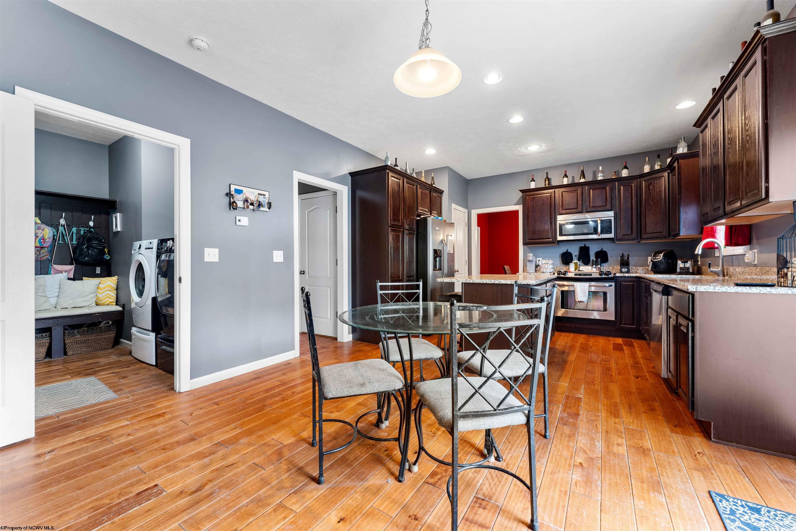 Morgantown, West Virginia 26508, United States, 4 Bedrooms Bedrooms, ,3 BathroomsBathrooms,Residential,Active,97579