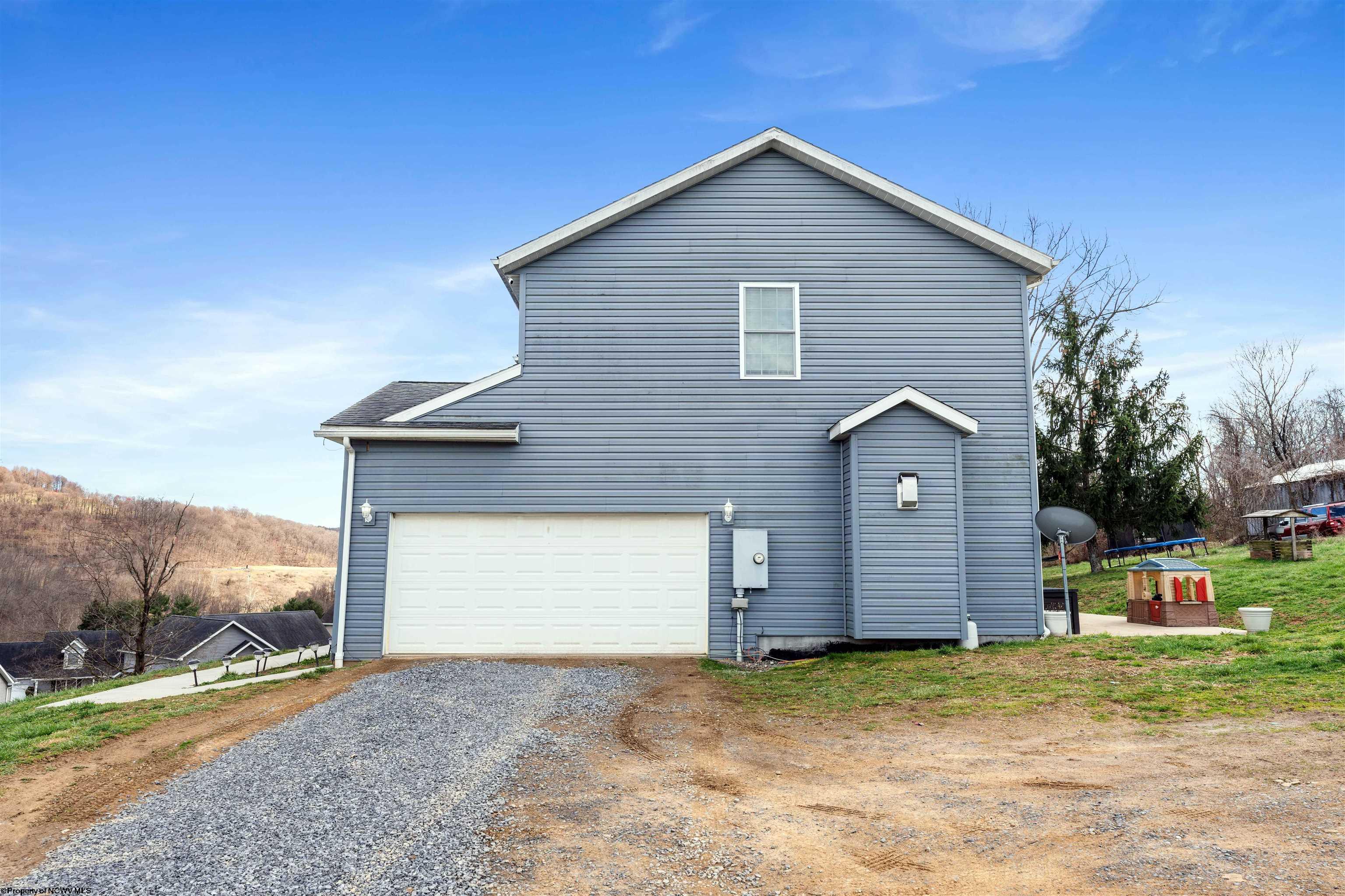 Morgantown, West Virginia 26508, United States, 4 Bedrooms Bedrooms, ,3 BathroomsBathrooms,Residential,Active,97579